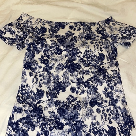 NEW Blue and white flower patterned stretchy mid length dress - Picture 4 of 7